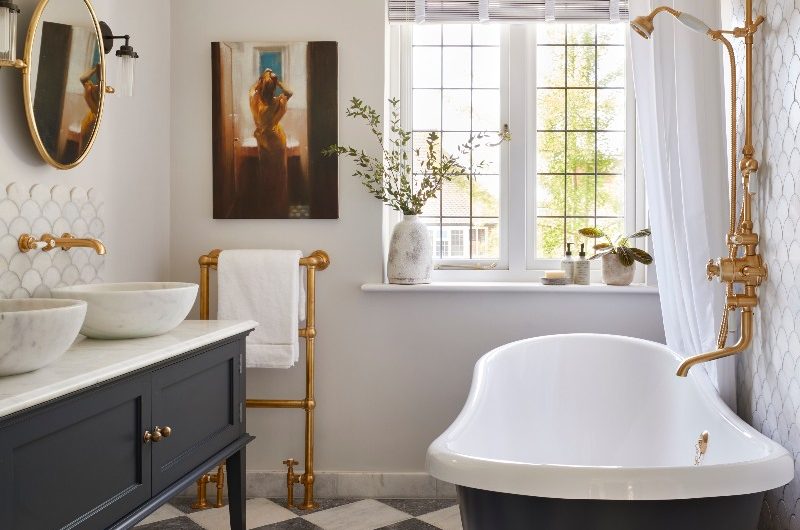 timeless bathroom design with chequerboard floor