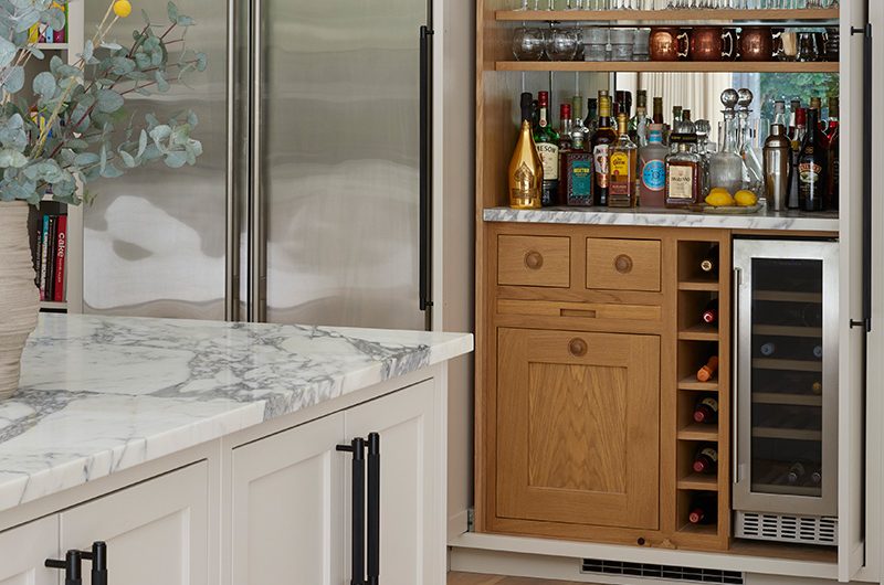 Home bar ideas in kitchen setting 