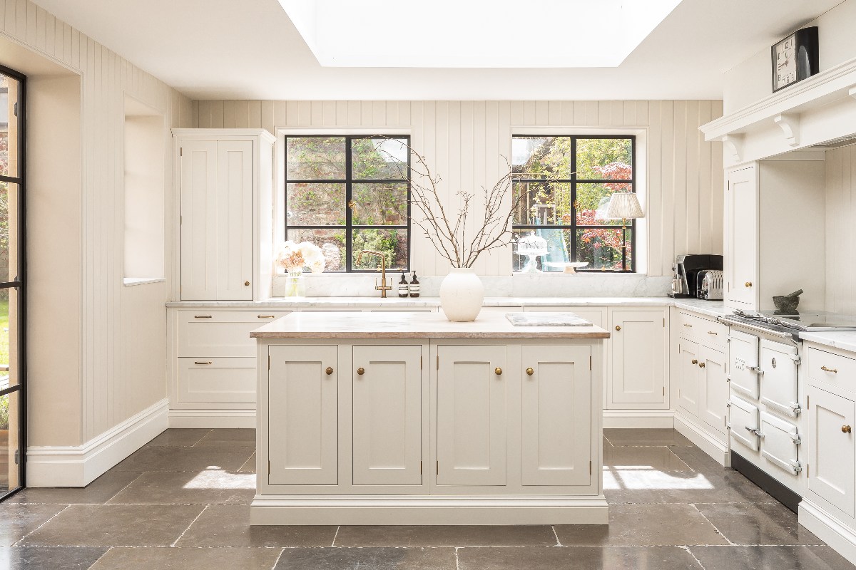 elegant white Shaker kitchen design